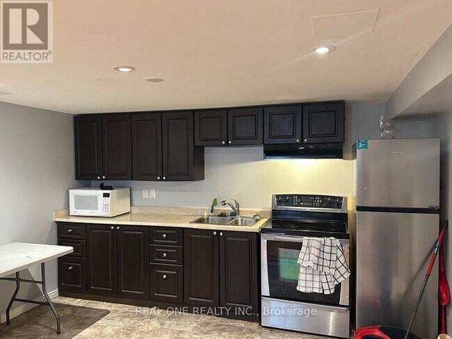 Photo du bâtiment - 45 River Rd