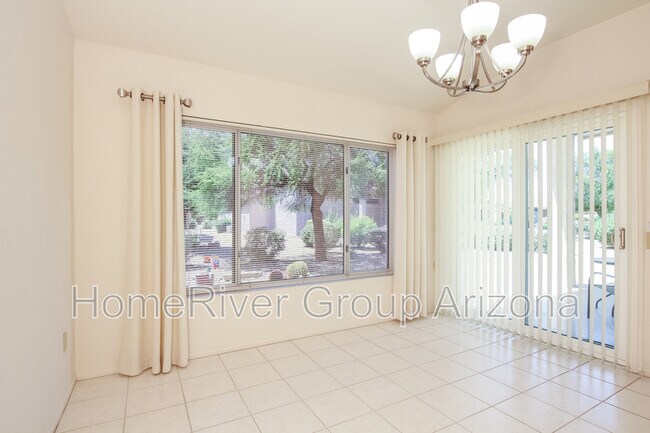 Foto del edificio - 13441 W Caraway Dr