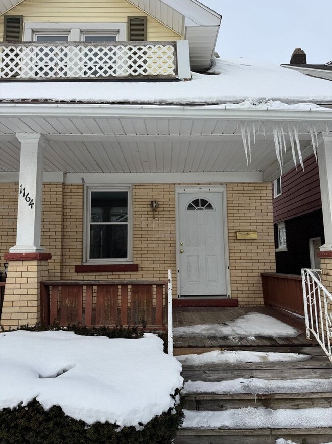 Building Photo - 1164 W 7th St