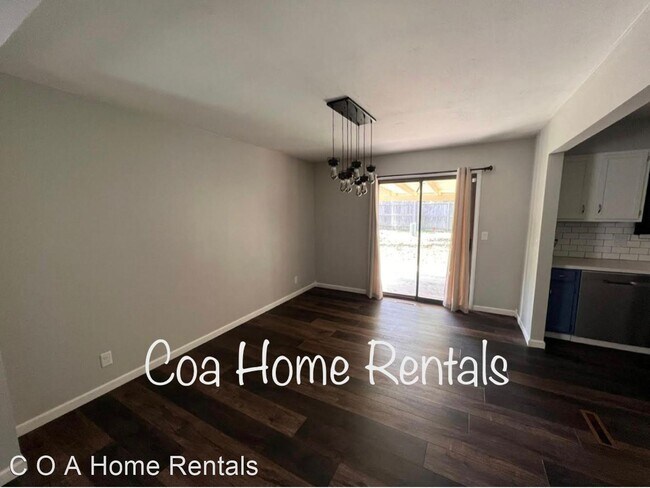 Foto del edificio - 5 br, 3 bath House - 8229 E. Mt Vernon