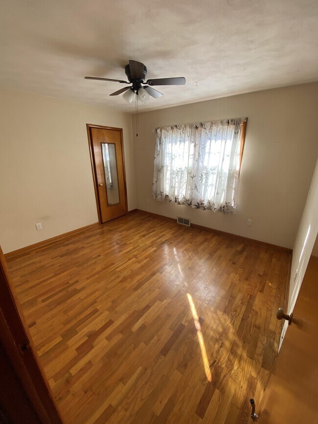 Foto del edificio - 203 S Benton St