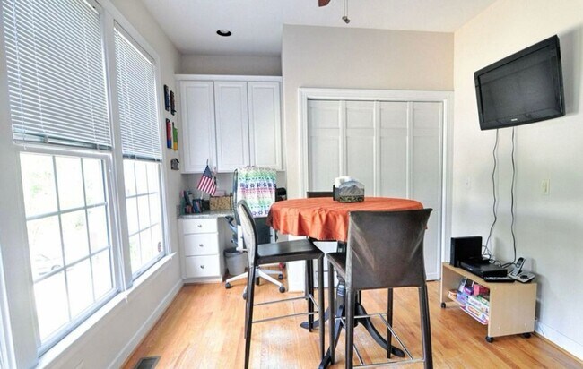 Building Photo - Southern Village Townhome available in Jun...