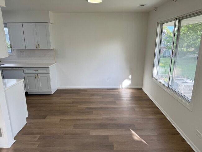 Foto del edificio - 7917 Knottingham Cir