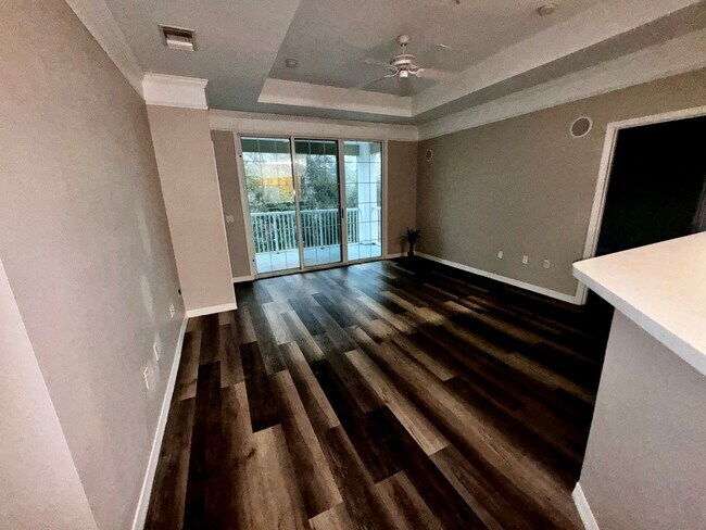 Foto del edificio - 2 Bedroom 2 Bath Hamptons at Metrowest Condo