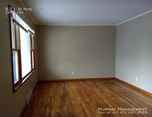 Building Photo - 821 N Nye Ave