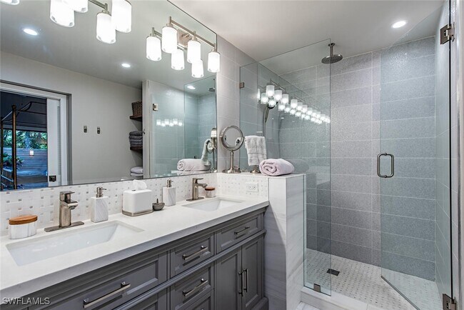 Building Photo - 840 Meadowland Dr