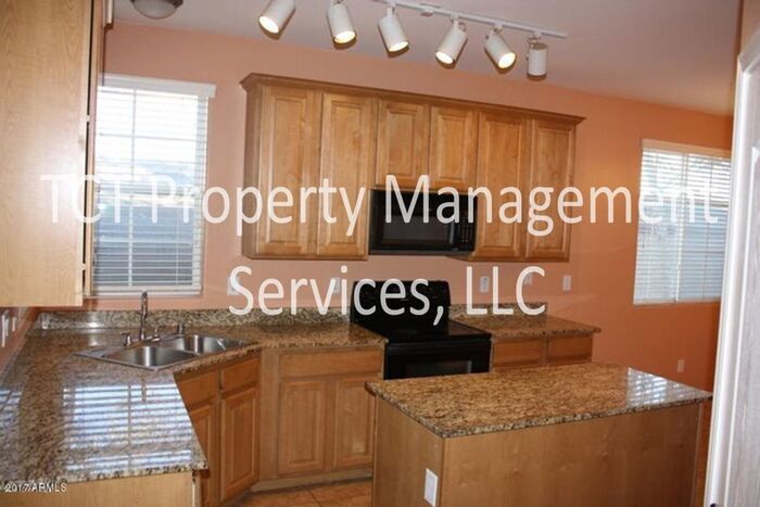 Foto del edificio - Spacious 4 Bedroom Home In Mesa!