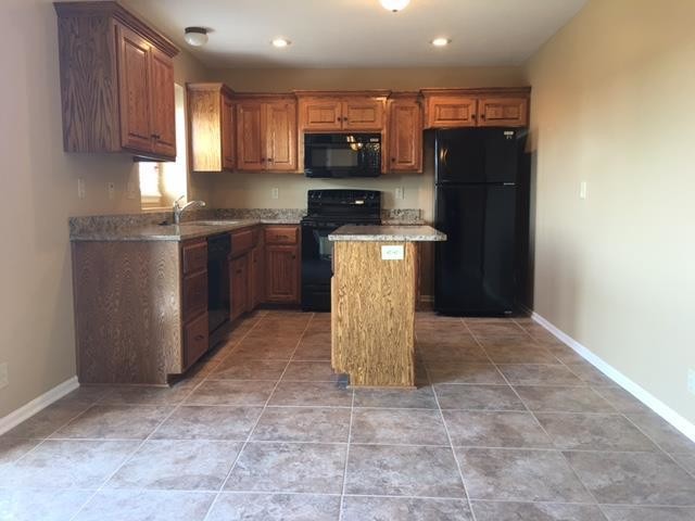 Foto del edificio - 1601 NW Hilltop Ln