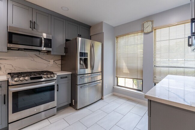 Foto del edificio - 3 bed 2.5 bath