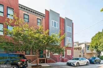 Building Photo - 1456 E Columbia Ave