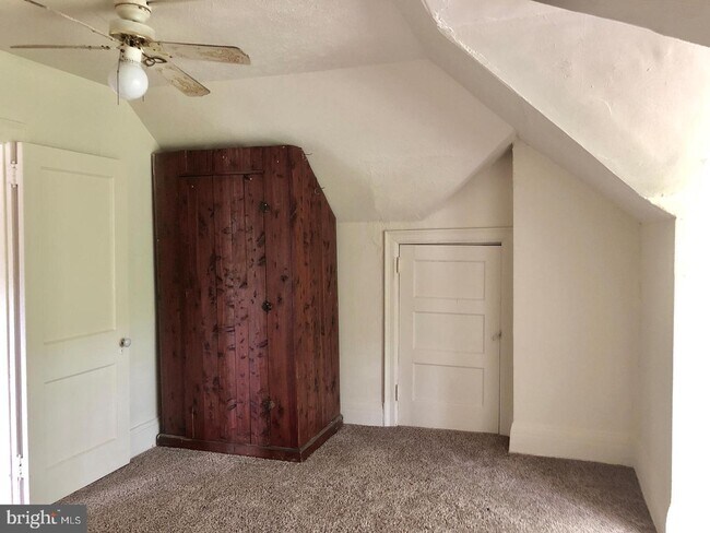 Building Photo - 514 W Bel Air Ave