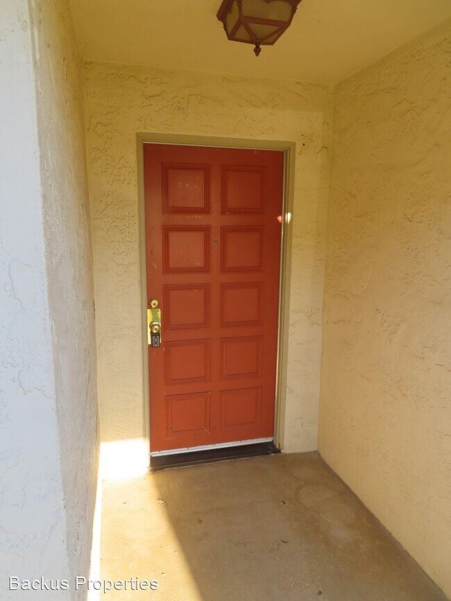 Building Photo - 2 br, 1 bath House - 648 Surrey Way