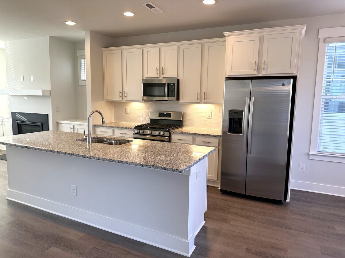 624 Amalfi Dr, Davidson, NC 28036 Townhome Rentals in Davidson NC