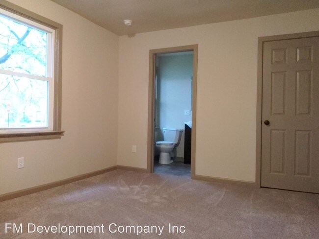 Building Photo - 3 br, 2 bath House - 728 Oak Court
