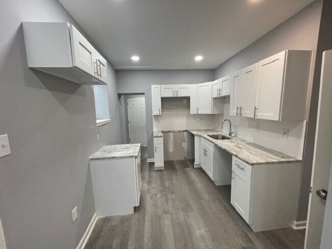 Foto del edificio - Anika Homes 3 Bedroom