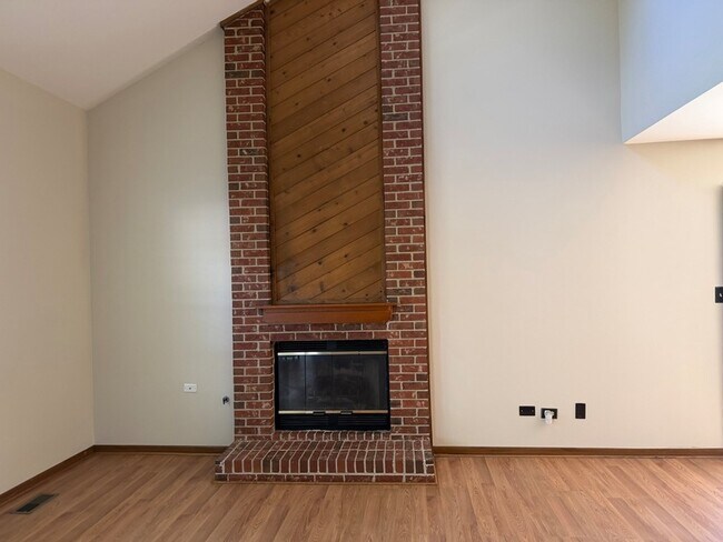 Foto del edificio - 101 S Oakhurst Dr
