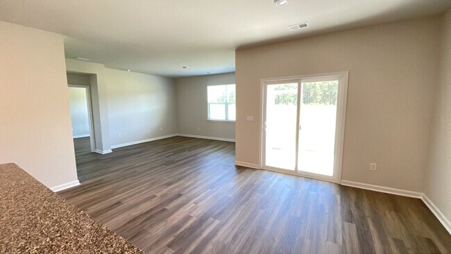 Foto del edificio - SPECIAL!  1/2 OFF 2ND MONTH RENT; 4 bedroom house in Market Commons