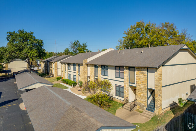 Building Photo - Forest Creek Condominiums