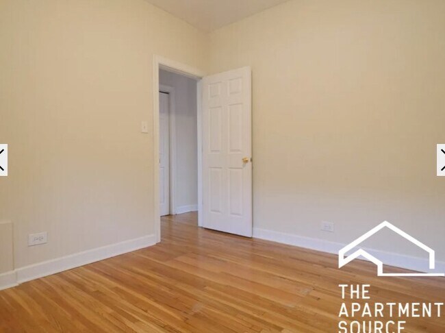 Building Photo - 3726 N Pine Grove Ave