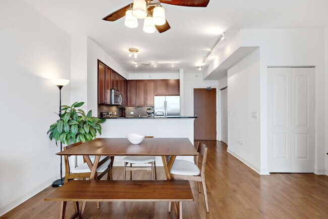 Foto del edificio - 1901 S Calumet Ave