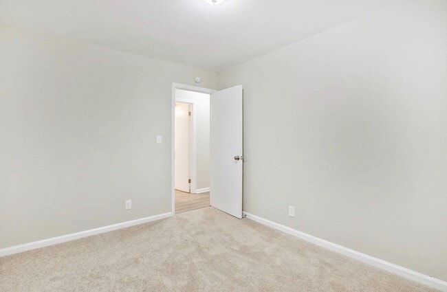 Building Photo - 4596 Sahara Dr SW