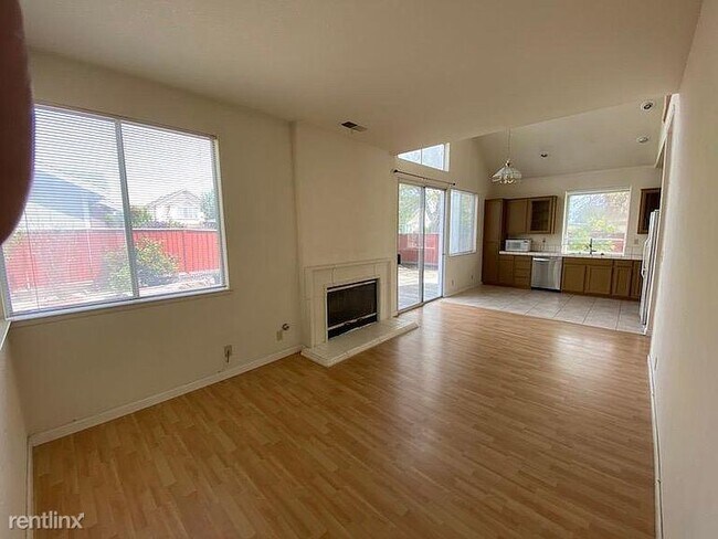 Foto del edificio - 3 br, 2.5 bath House - 28518 Triton St