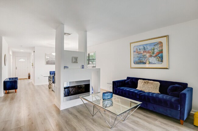 Foto del edificio - 50 Stratford Ln W