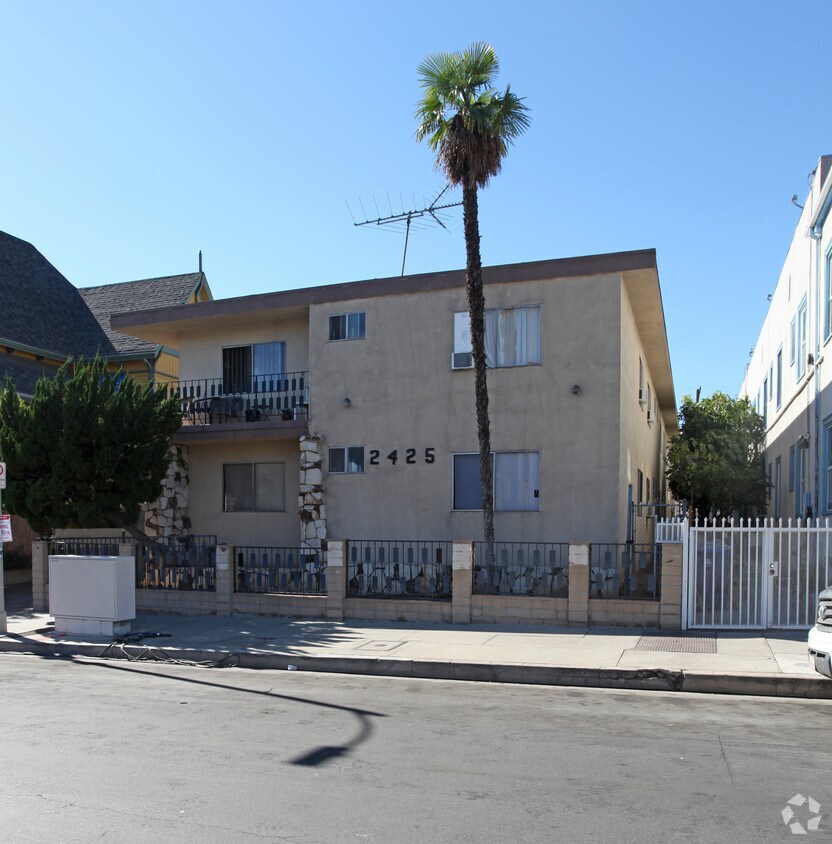 Foto del edificio - 2425 Sichel St