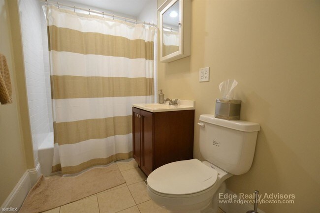 Foto del edificio - 3 br, 2 bath  - 28 Matchett St