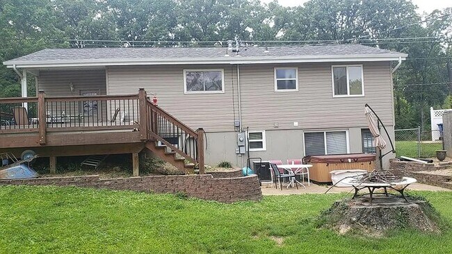 Foto del edificio - Price Drop! Updated 4 bed 3 bath in Fenton