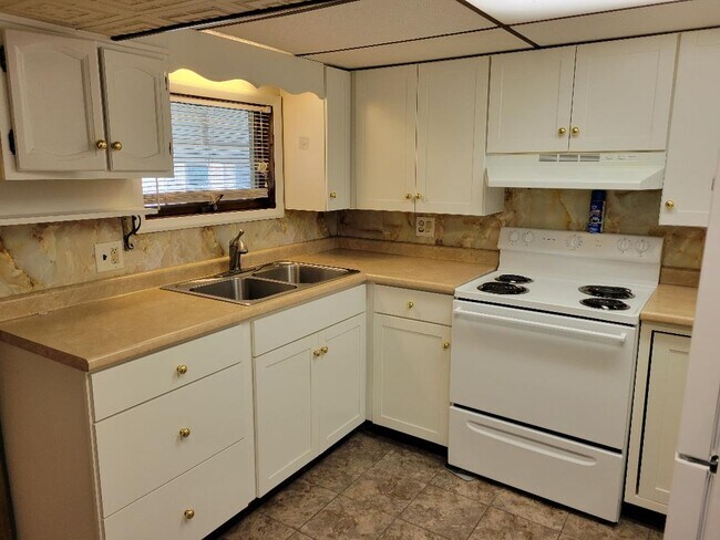 Kitchen - 474 N Main St