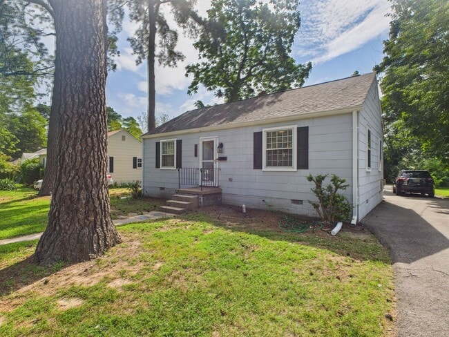 Building Photo - 1409 Landis Dr
