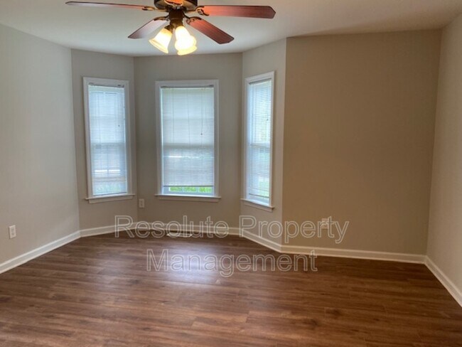 Foto del edificio - 412 Groveton Trail