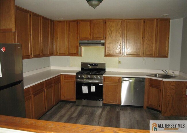 Foto del edificio - 4406 Birchwood Ct