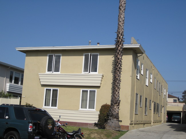 Building Photo - 1150 S Fairfax Ave