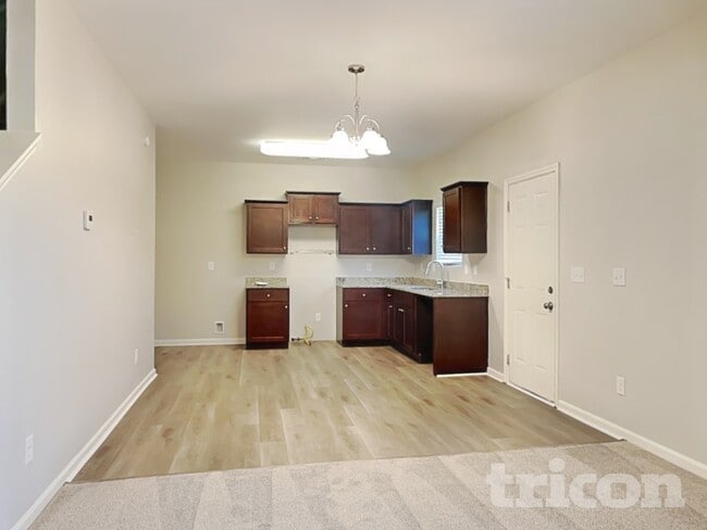 Building Photo - 1081 Sutherland Dr