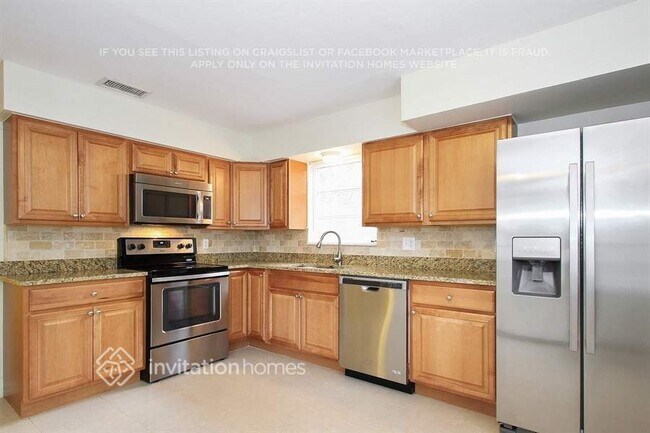 Foto del edificio - 2449 Chandler Ave