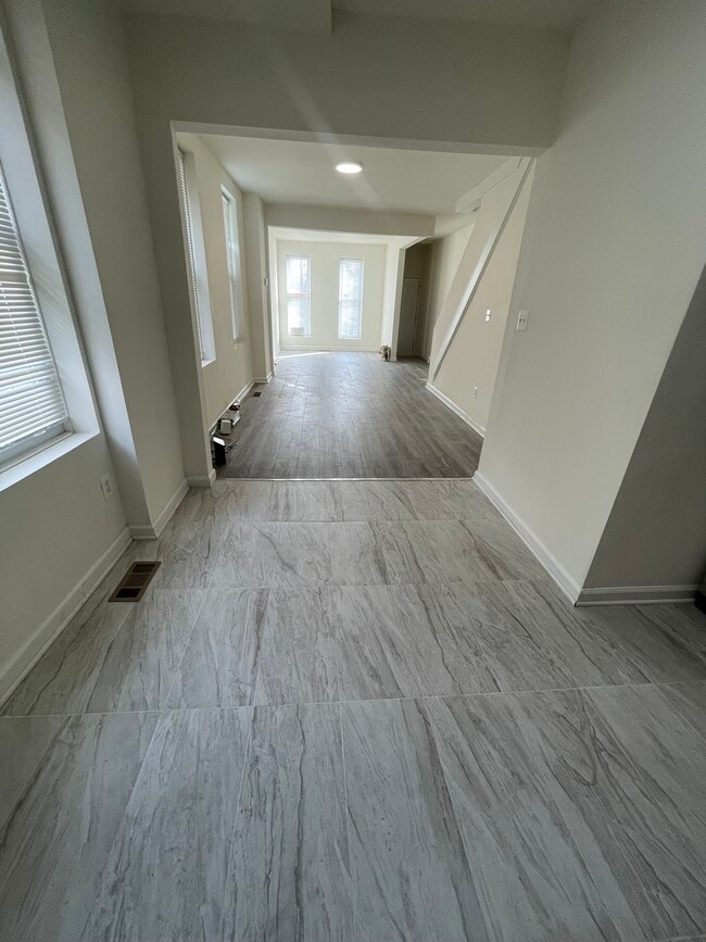 Building Photo - 2000 McHenry St