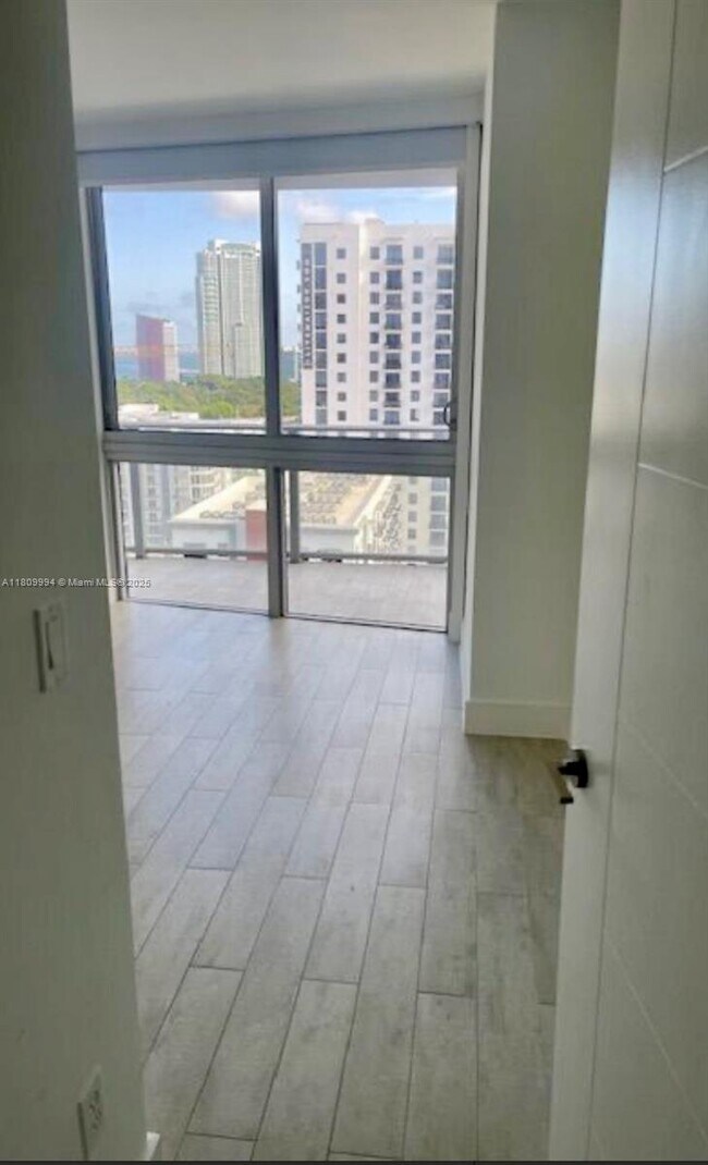 Foto del edificio - 1010 SW 2nd Ave
