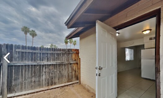 Foto del edificio - 2218 E Broadway Rd