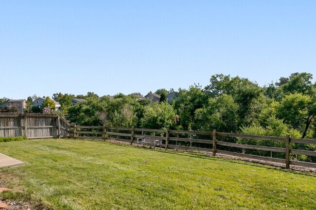 Foto del edificio - Spacious Home in Cherry Creek School District