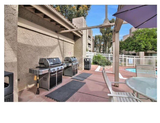 Building Photo - 10400 Caminito Cuervo