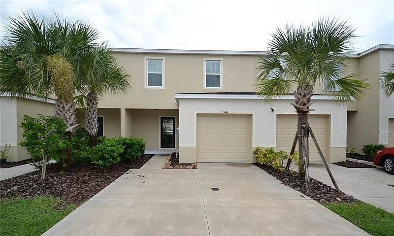 Fantastic Townhouse in a gated community and quiet neighborhood. - 9943 Hound Chase Dr