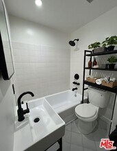 Building Photo - 1534 Mariposa Ave