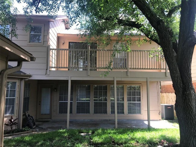 Building Photo - 14802 Sagamore Hills Dr
