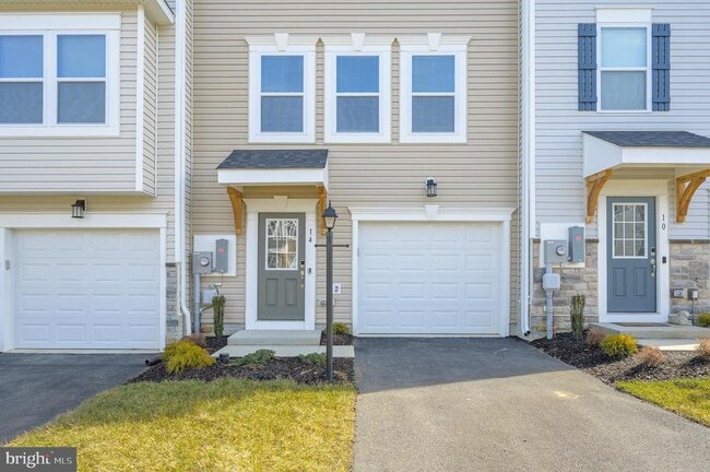 Building Photo - 14 Trotting Rd