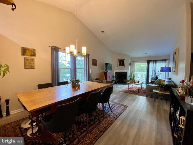 Building Photo - 2970 Yarling Ct