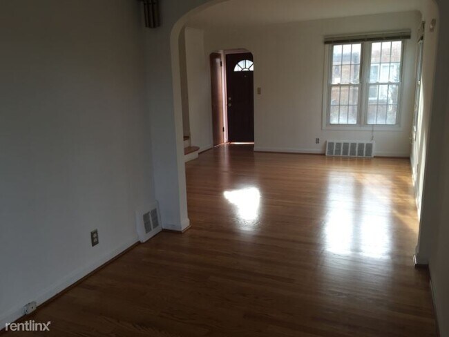 Building Photo - 11 N Harlem Ave