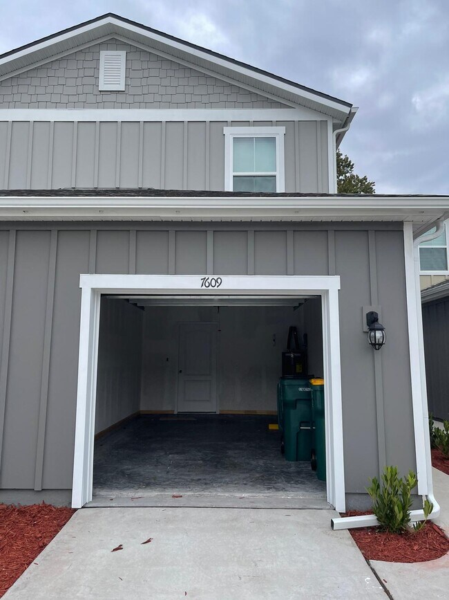 Building Photo - 7609 Legacy Trl