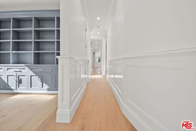 Foto del edificio - 1153 S Clark Dr